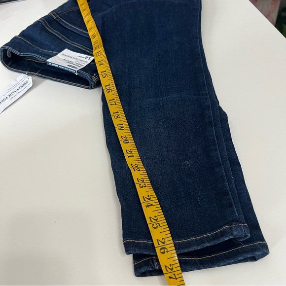Old Navy Highrise Skinny Jeans - Picture 3 of 11